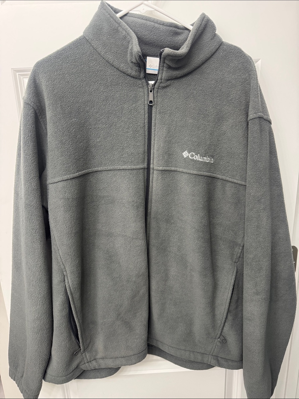 Columbia Men’s Gray Zip-Up Fleece Jacket